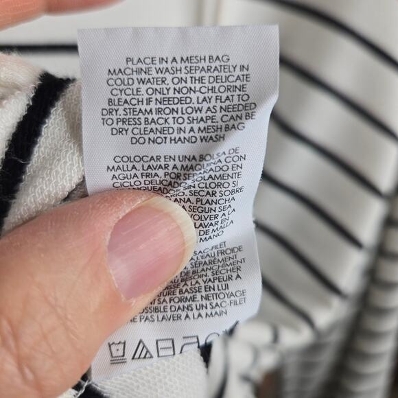 CABI Relaxed Fit Casual White and Black Striped Women's Longsleeve Veck Top - Picture 10 of 10